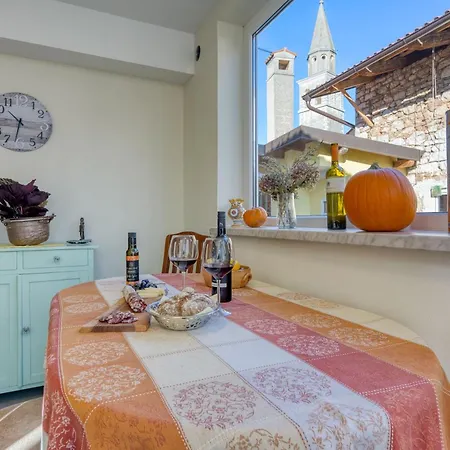 Leonarda With Terrace And Garden - Happy