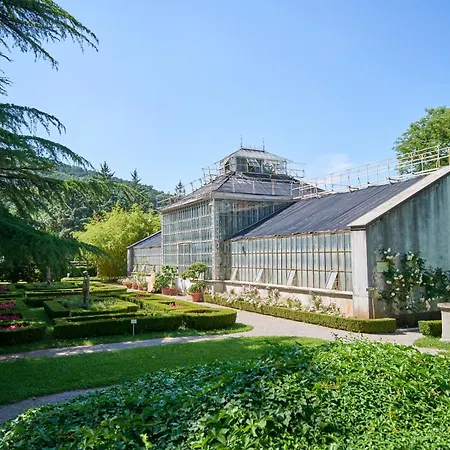 Nyaraló Leonarda With Terrace And Garden - Happy
